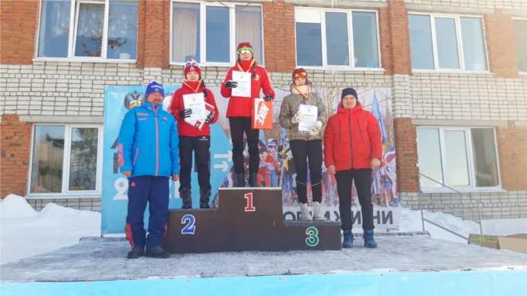 Никифорова Ангелина - бронзовый призёр Республиканских соревнований среди ДЮСШ/СШ по лыжным гонкам !