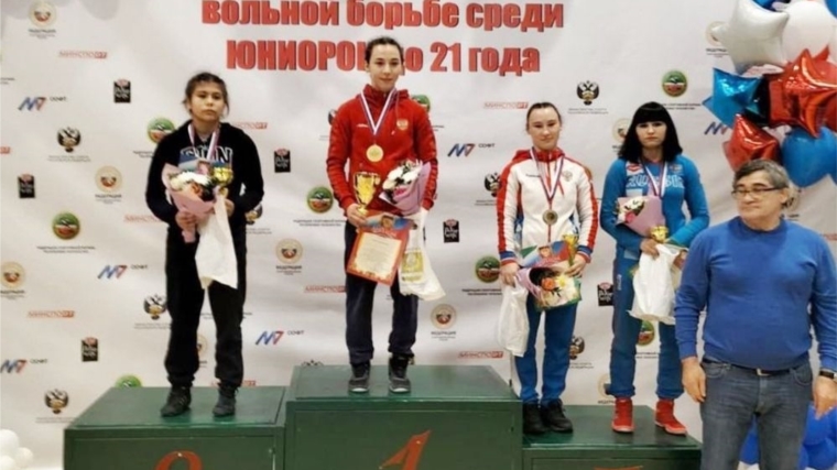 Юниорки города Канаш выигрывают медали престижных Всероссийских соревнований по спортивной борьбе в г. Мамадыш